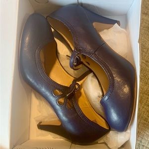 Navy Mary Jane Heels